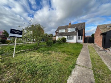 image of 21 Chatsworth Crescent, Trimley St. Mary