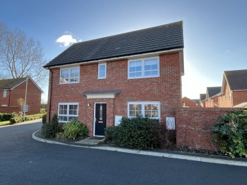 image of 16 Walton Hall Drive, Suffolk