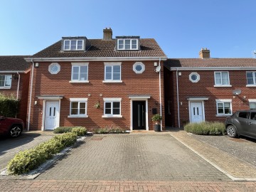 image of 3 Tremelaia Gardens, Trimley St. Martin